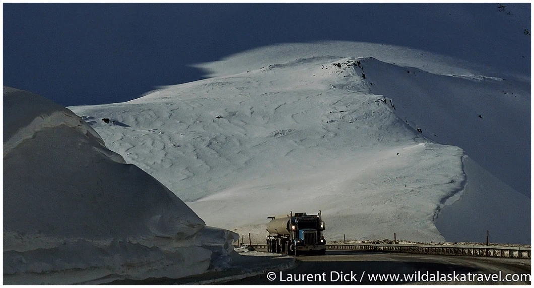 Ice Road Truckers at Atigun Pass - Photo (c) Laurent Dick - Wild Alaska Travel